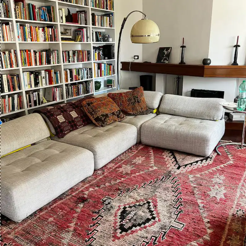 What Size Should My Living Room Rug Be?  A Guide to Finding the Perfect Fit