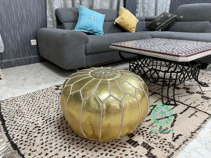 Pouf en cuir marocain argenté 